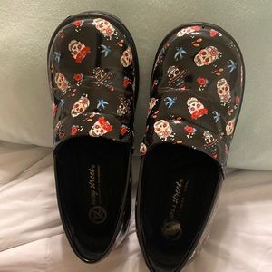 Easy Street slip resistant shoes…great condition, skull print